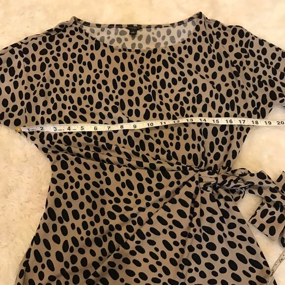 Ann Taylor spotted animal print faux tie blouse size small - Picture 4 of 7
